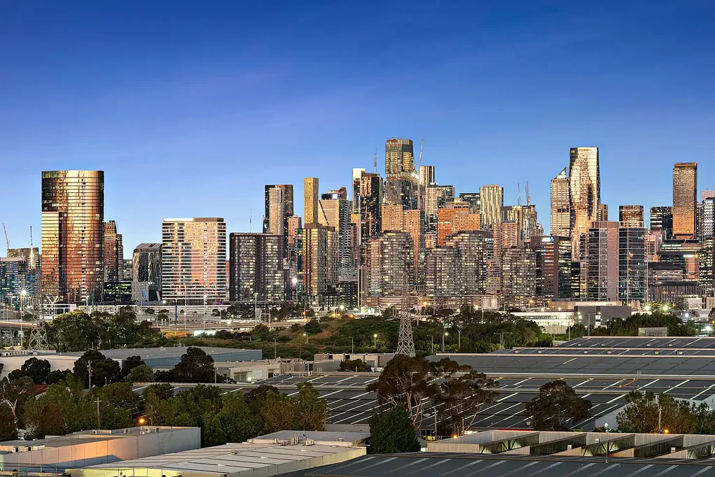 Designer Two Bedroom Apartment plus Study with North Facing City Views