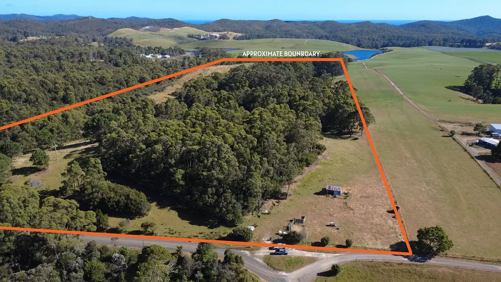 Sisters Creek  18.9 Hectares of Natural Bushland with Barn and Spring Water