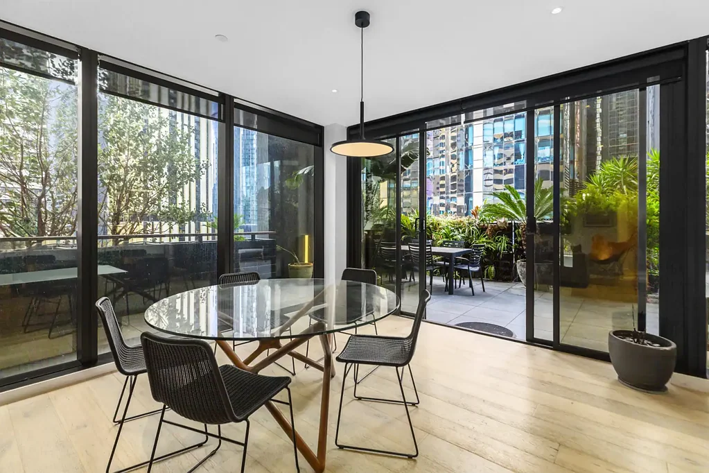 Melbourne 2ห้องนอน Your Garden Haven for City Apartment Living