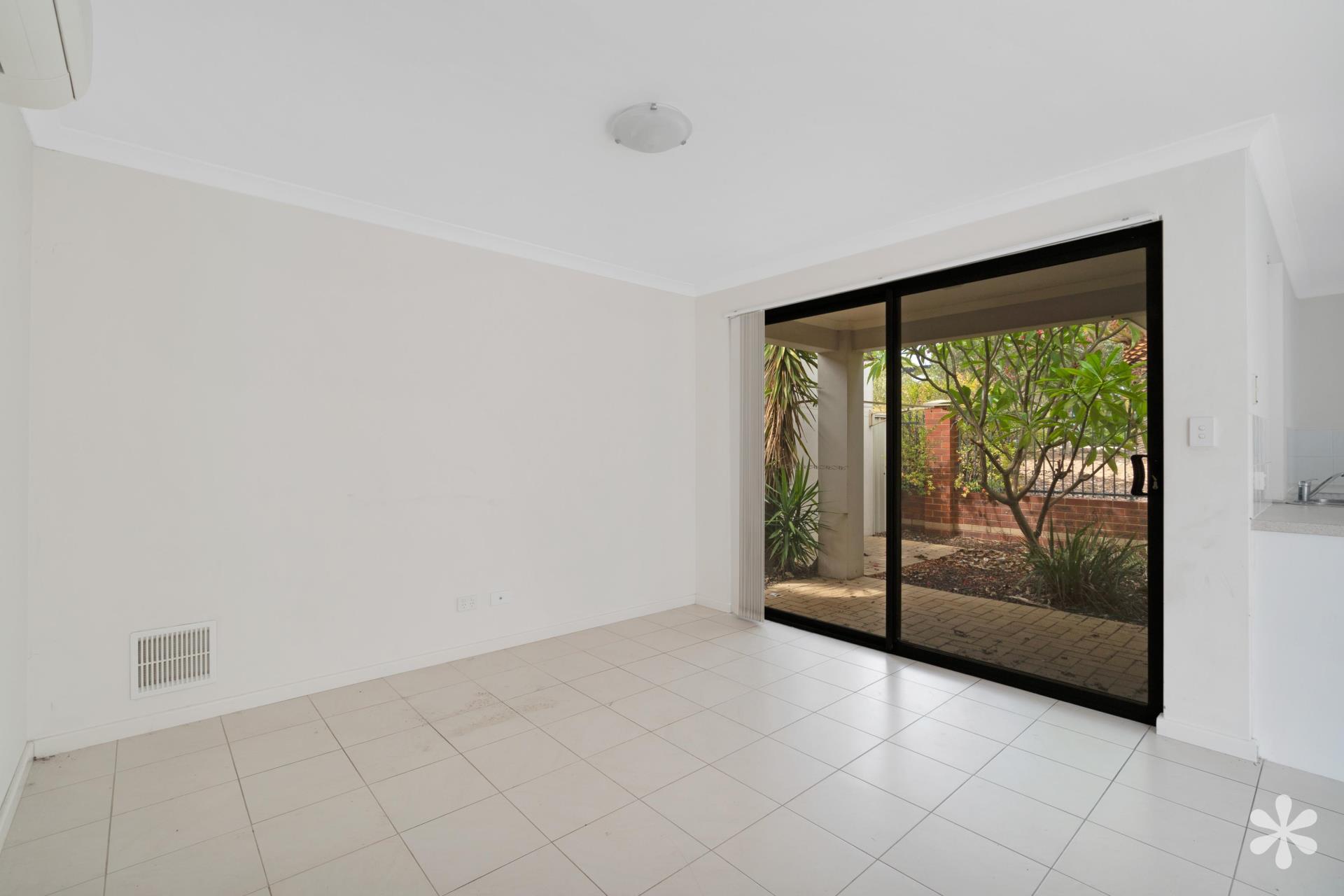 UNIT 2 67 WEST CHURCHILL AV, LAKE COOGEE WA 6166, 0房, 0浴, House