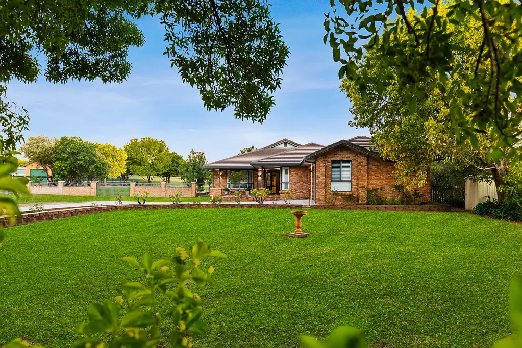 Mudgee 4ਬੈੱਡਰੂਮ DREAM LIVING ON CHESTNUT CLOSE