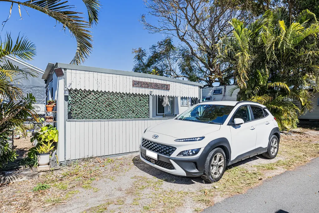 Bellara 1 Bedroom Vendors keen to sell "Fully Furnished" and ready to go