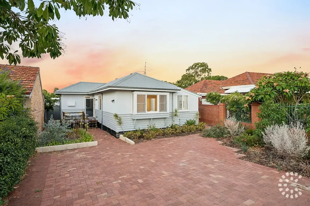 2A Laidlaw Street, Hilton, WA 6163