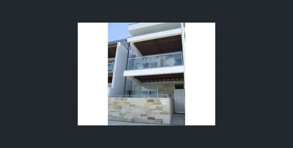 BE CAPTURED BY THIS 3 STOREY TOWNHOUSE WITH MILLION DOLLAR VIEWS (Please register for open inspection as occupied)