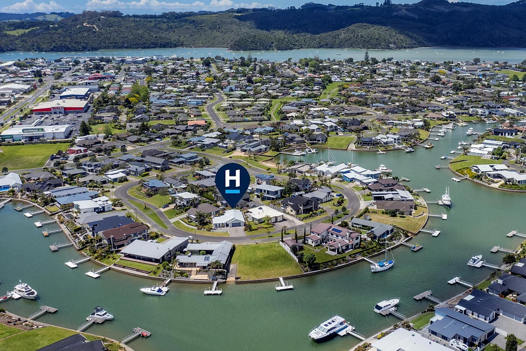 Whitianga 4 Slaapkamer Space and Style in a Premier Waterways Home
