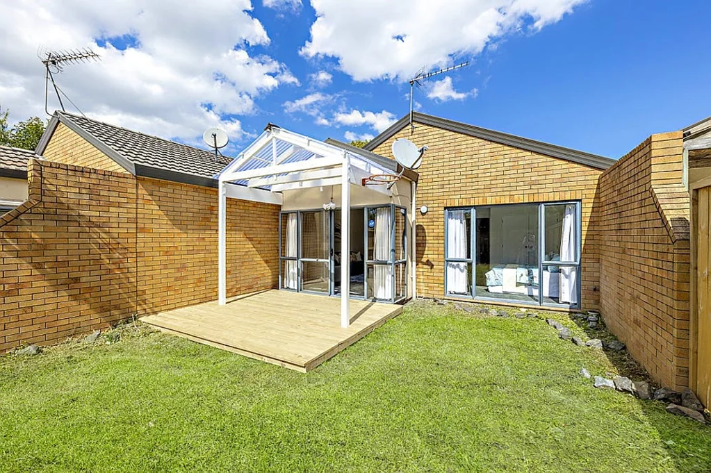 Modern & Convenient Living in the Heart of Mangere East