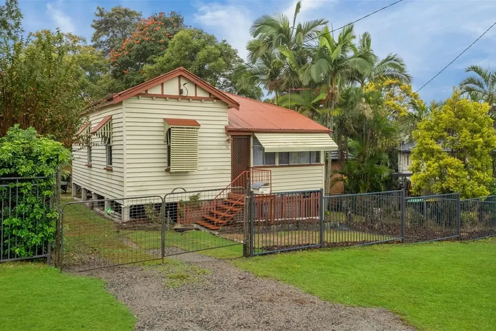 Charming Workers Cottage in Quiet Chermside Pocket