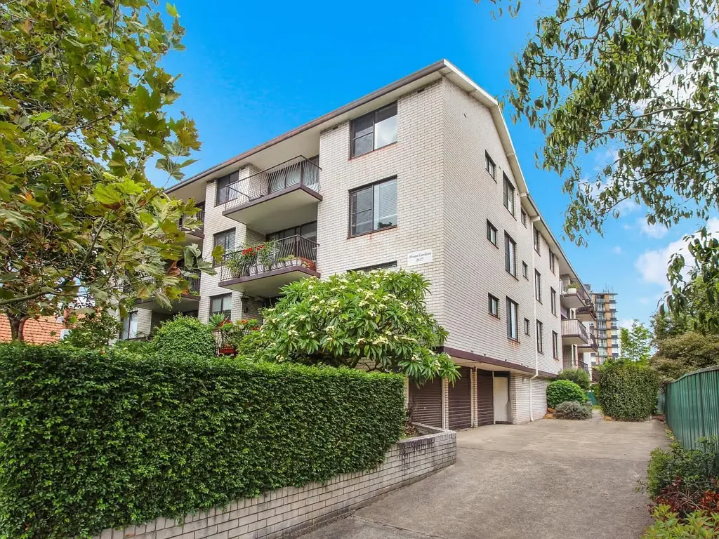 One-Bedroom Apartment in Prime Kensington Location