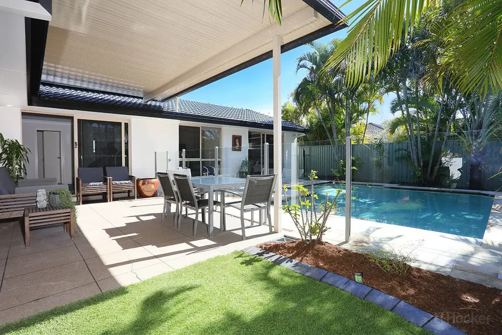 Paradise Point 4 Slaapkamer Quiet Street Coastal Luxury in Paradise Point Fully renovated and perfectly positioned on Lakefield Crescent