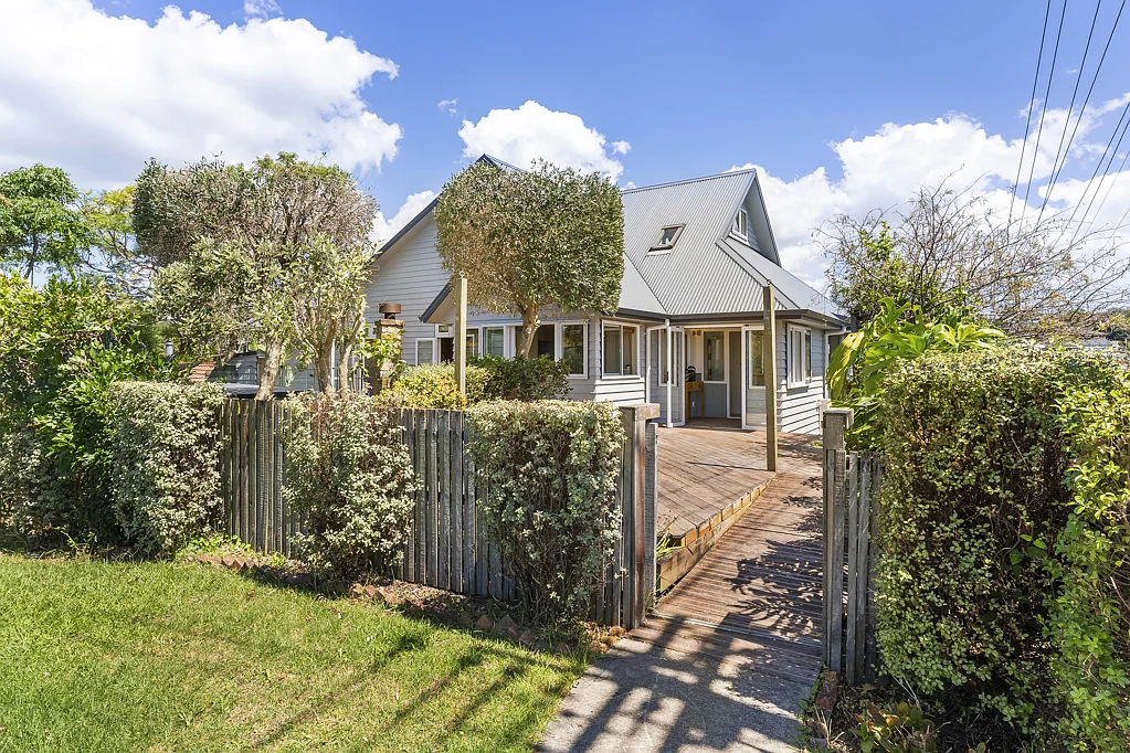 83B Sale Street, Cockle Bay, Manukau City, Auckland
