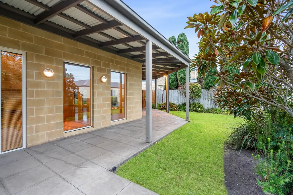 Port Fairy 2房  Solid, Stylish & Sun-Filled Living in a Quiet Court