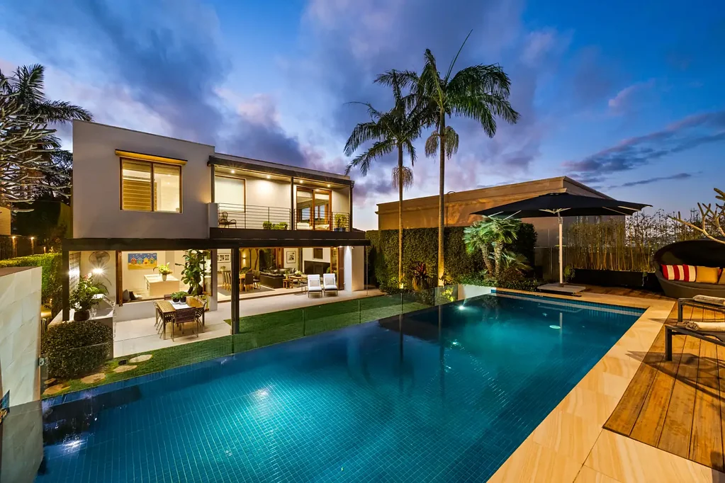 Mosman 5 Bedroom 'Tangier' - the ultimate family entertainer on Balmoral Slopes - views, northern sun & pool