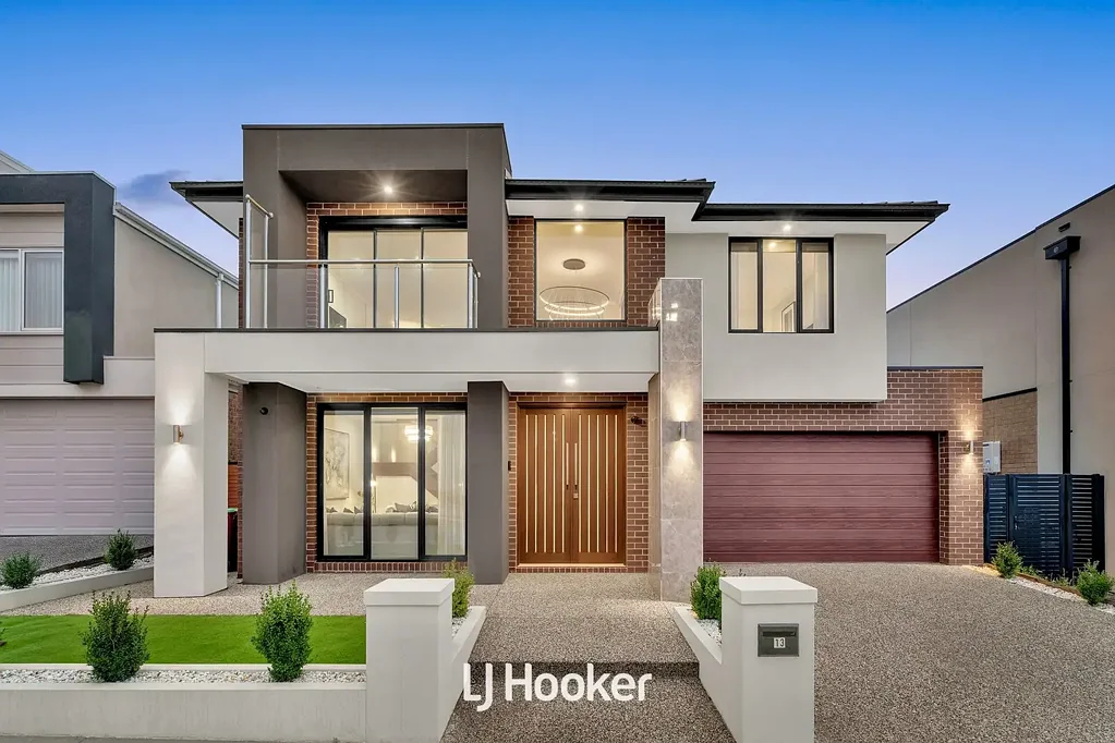 Clyde North 5房  Spacious Family Living with Luxury Finishes & Exceptional Design!