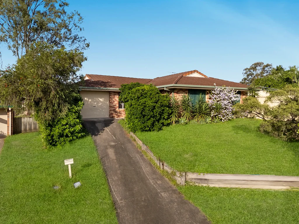 5 Leigh Place, Edens Landing, QLD 4207