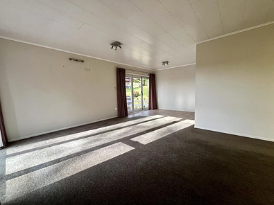 5 Bedroom - Botany Downs Secondary College Zone!