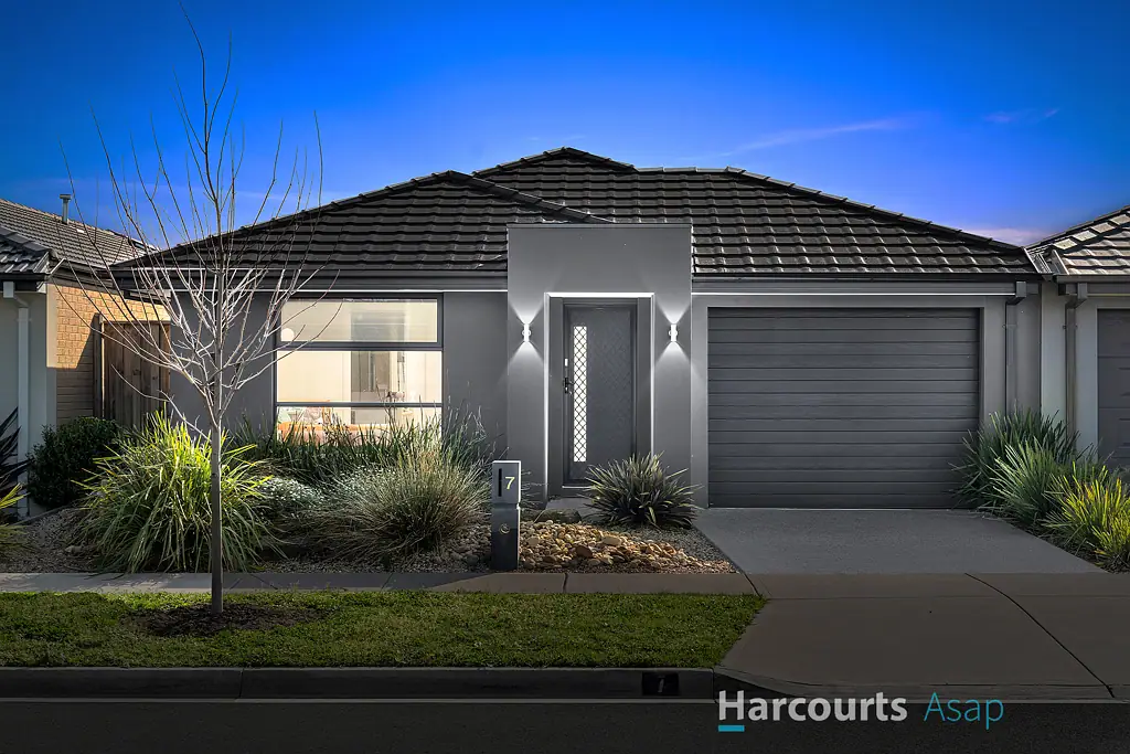 7 Limandus Crescent, Cranbourne South, VIC 3977