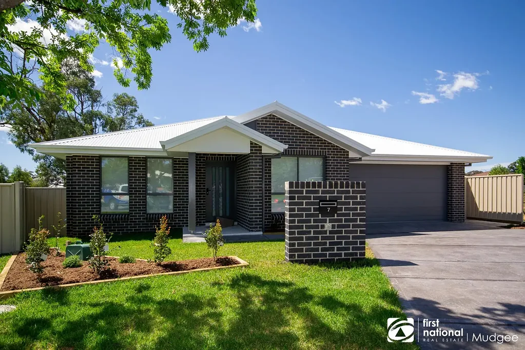 BRAND NEW LARGE FOUR BEDROOM HOME