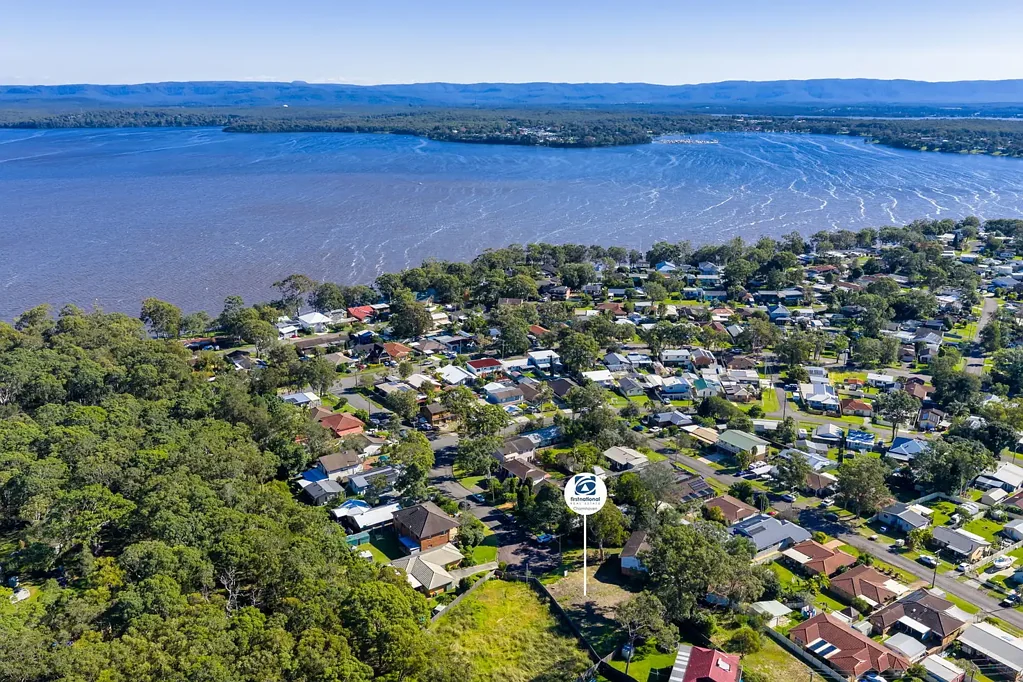 Summerland Point 759m2 Vacant land - Close to the lake