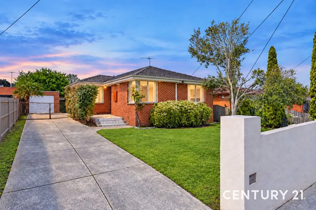 Noble Park North 3침실 Comfort, Space & Convenience in a Sought-After Location