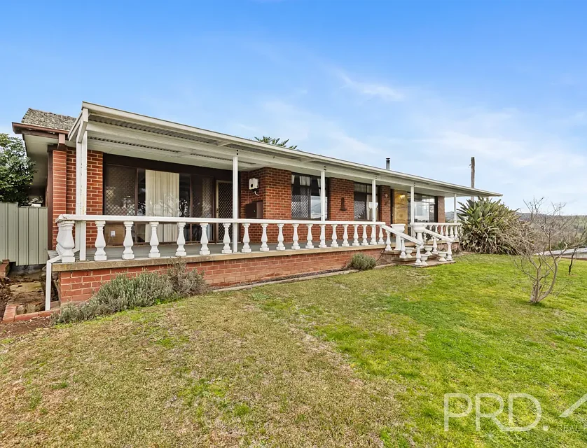 17 Simpson Street, Tumut, NSW 2720, 3房, 2浴, House