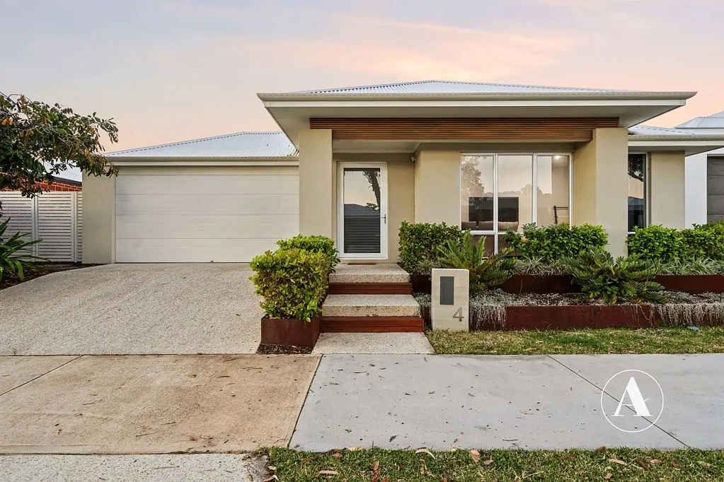 Forrestdale 4 Bedroom EX-CELEBRATION DISPLAY HOME! 4 BED + 2 BATH + STUDY + GAMES + THEATRE