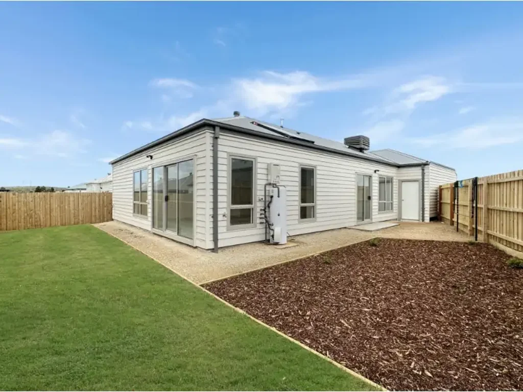 Eynesbury 4ਬੈੱਡਰੂਮ Spacious Corner 4 bedrooms house on 441sq m land in Eynesbury 3338