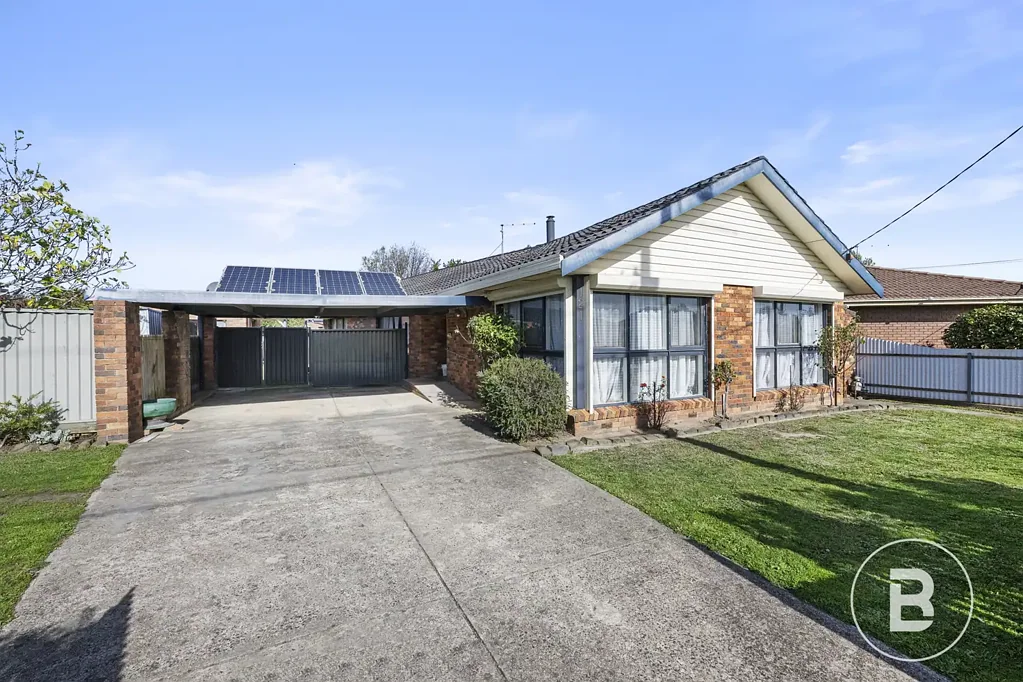 Sebastopol 3房  CHARMING BRICK HOME WITH VERSATILE ADDITIONAL SPACE