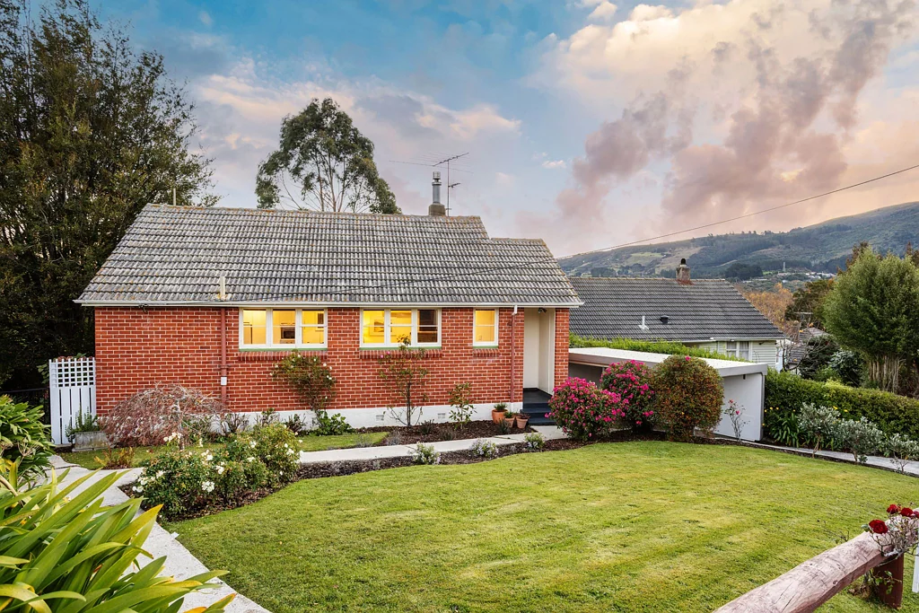 Liberton 2房  Cute, charming and solid brick living
