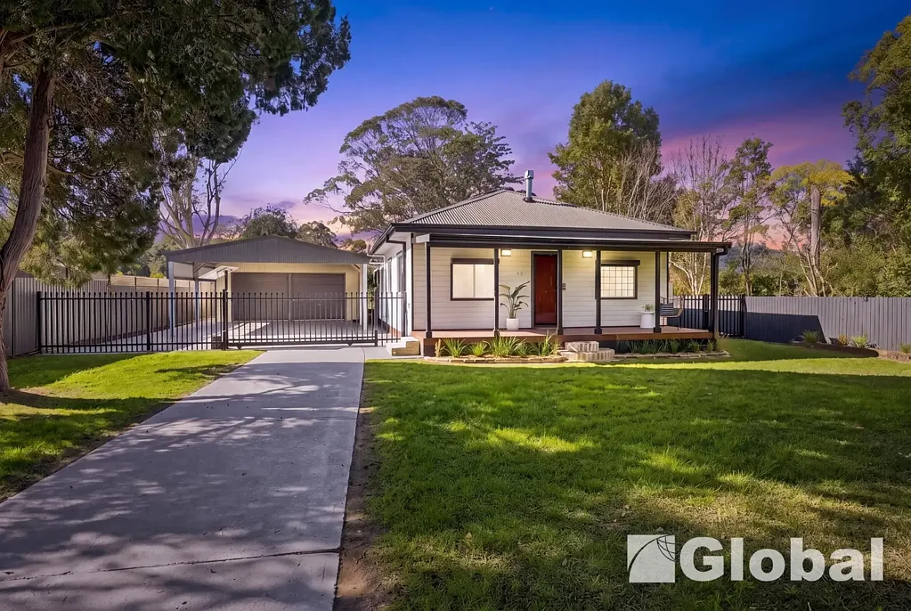Cooranbong 4Zimmer Exceptional Family Living with Unmatched Garaging & Secure Gated Entry