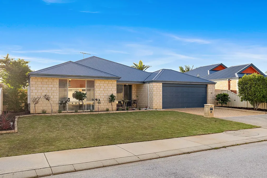 Seville Grove 4chambre BIG Family 4x2  plus 7x7m Workshop