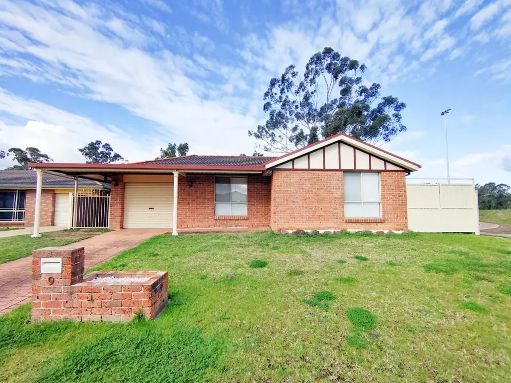 Modern three bedroom home in perfect location!