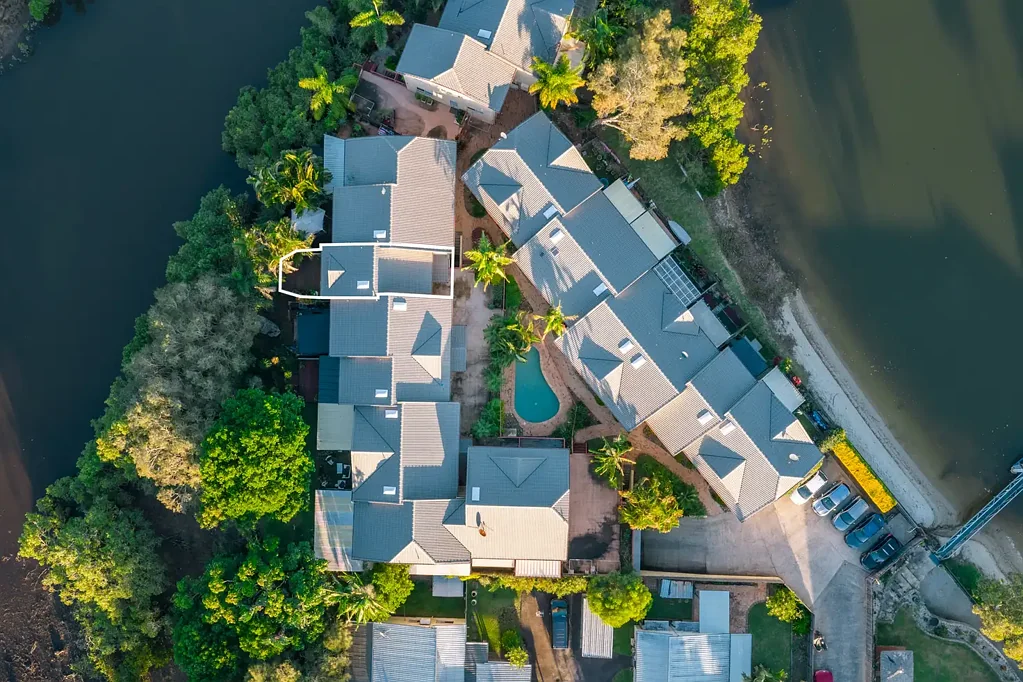 Mountain Creek 2Phòng ngủ Entry-Level Waterfront Living