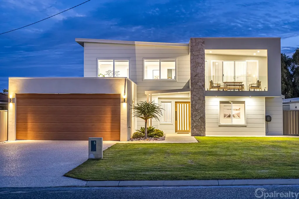 Singleton 4房  Coastal luxury with space, style and versatility