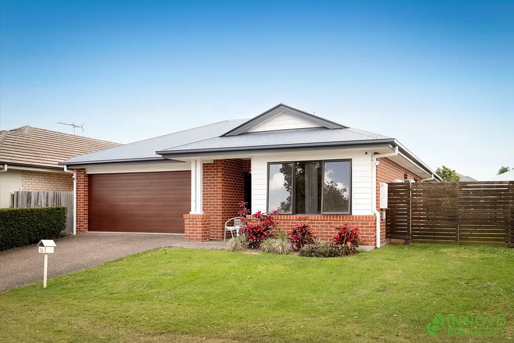 Warner 4Kwarto Stylish Family Home With Ample Space, A Flexible Layout & Extended Outdoor Entertaining Options!