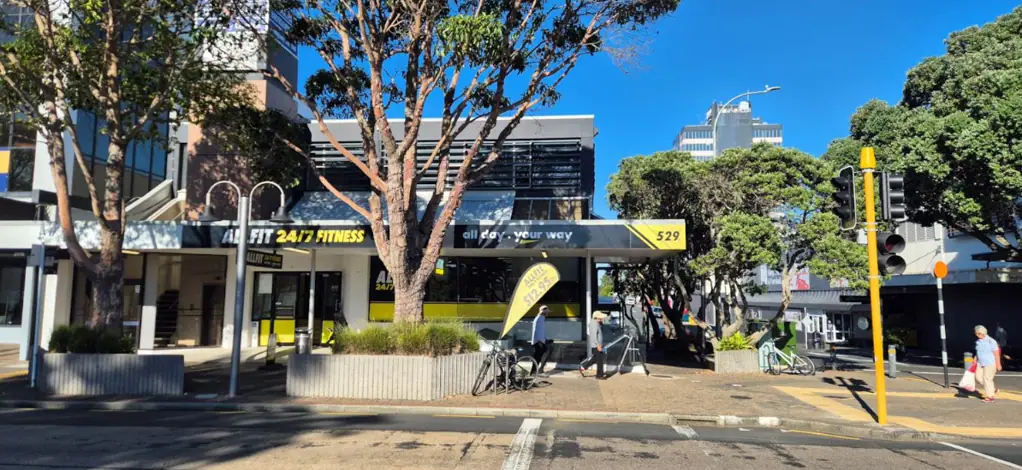 Takapuna RETAIL ON PRIME LAKE ROAD CORNER