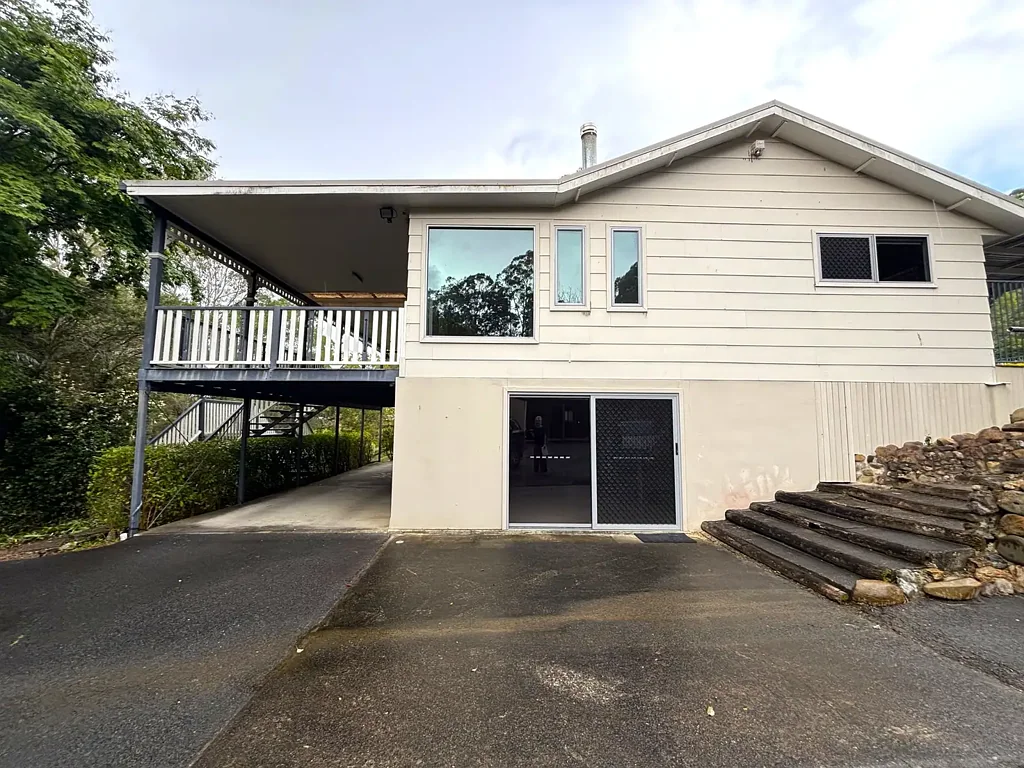 The Perfect Blend of Country Charm & Convenience!