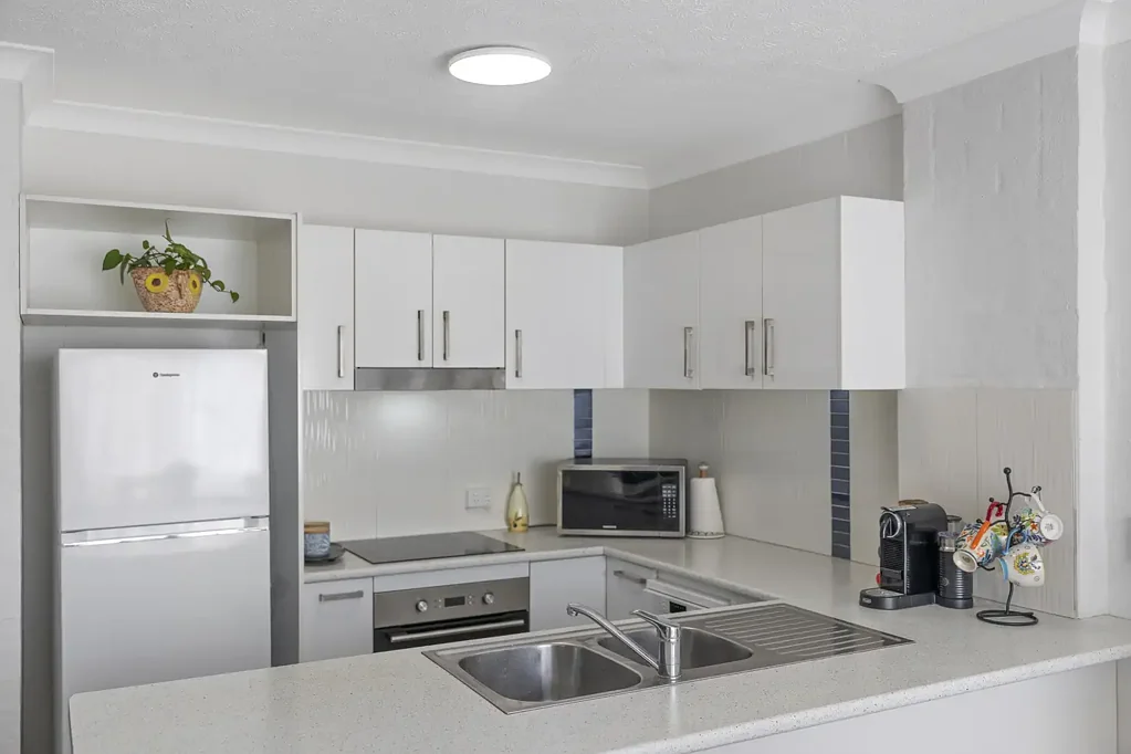 Labrador 2房  Instructed to sell! Stylish and Convenient Living