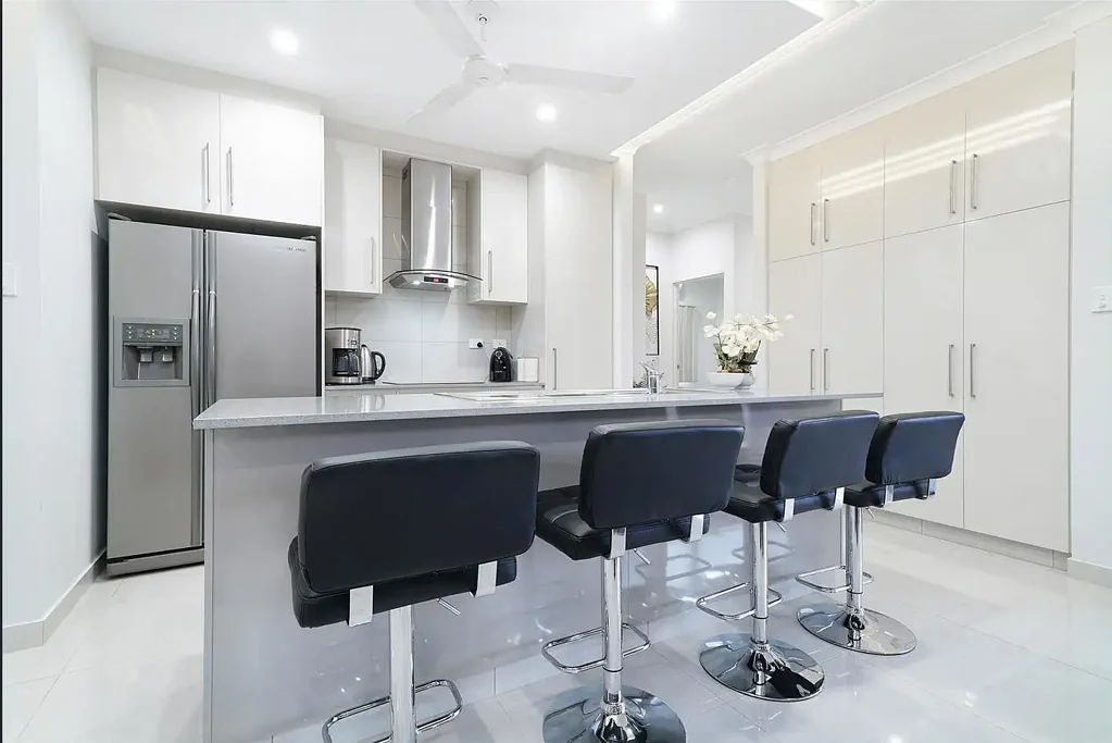 Zuccoli 4房  Modern Vibrant Family Home
