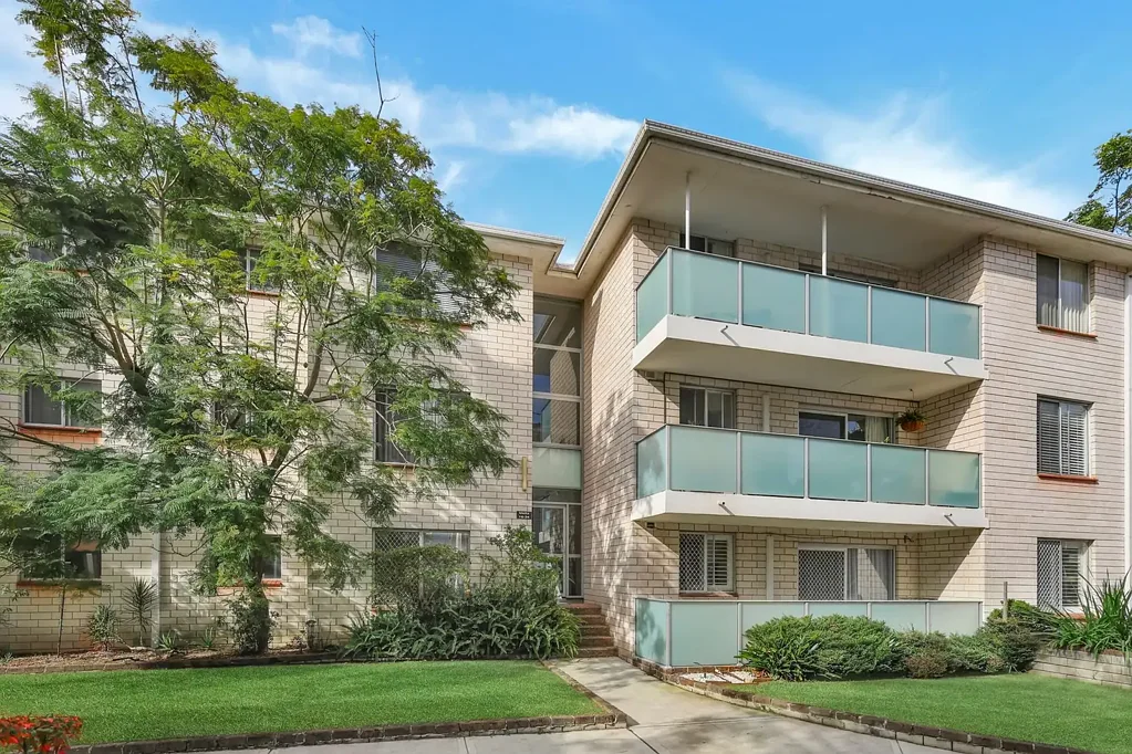 Sylvania 2Moenga Ground Level Elegance in a Highly Convenient Location