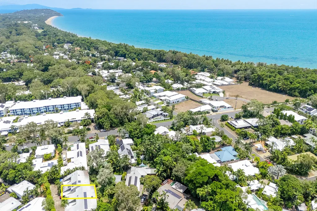 Port Douglas 2房  TROPICAL BREEZY TOWNHOUSE 
WALKING DISTANCE TO 4 MILE BEACH!