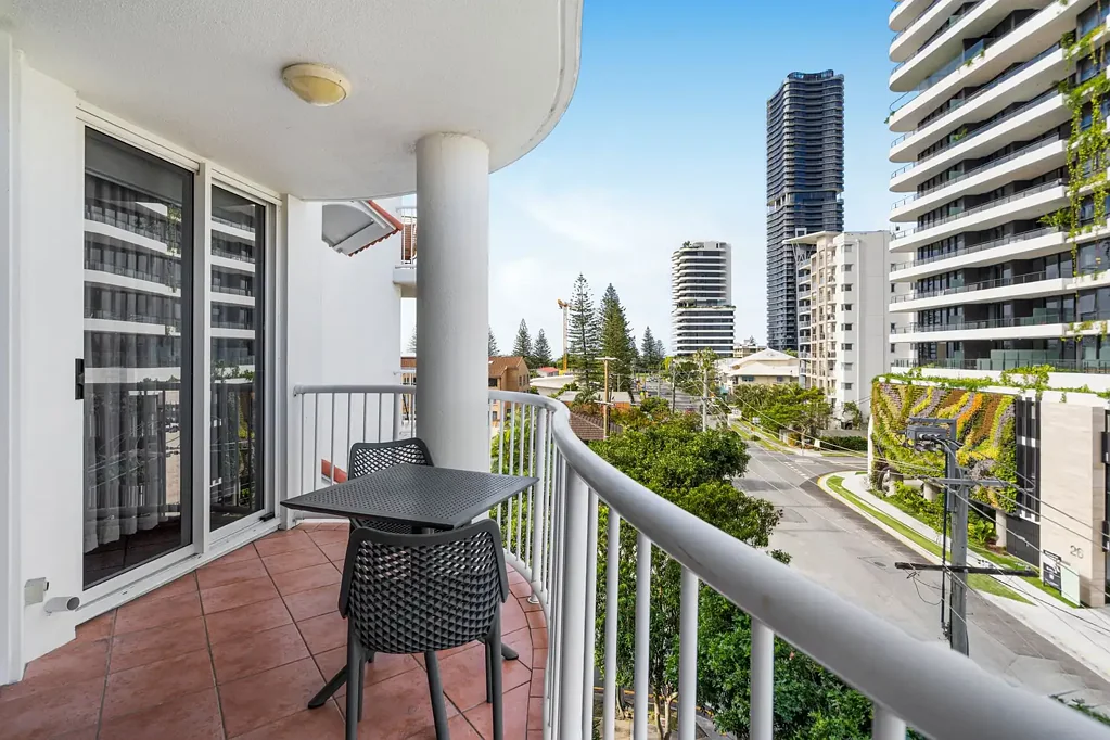 Broadbeach 1 Bedroom PRESENT ALL OFFERS FIRST TIME OFFERED IN OVER 20 YEARS, OWNER WILL MEET THE MARKET