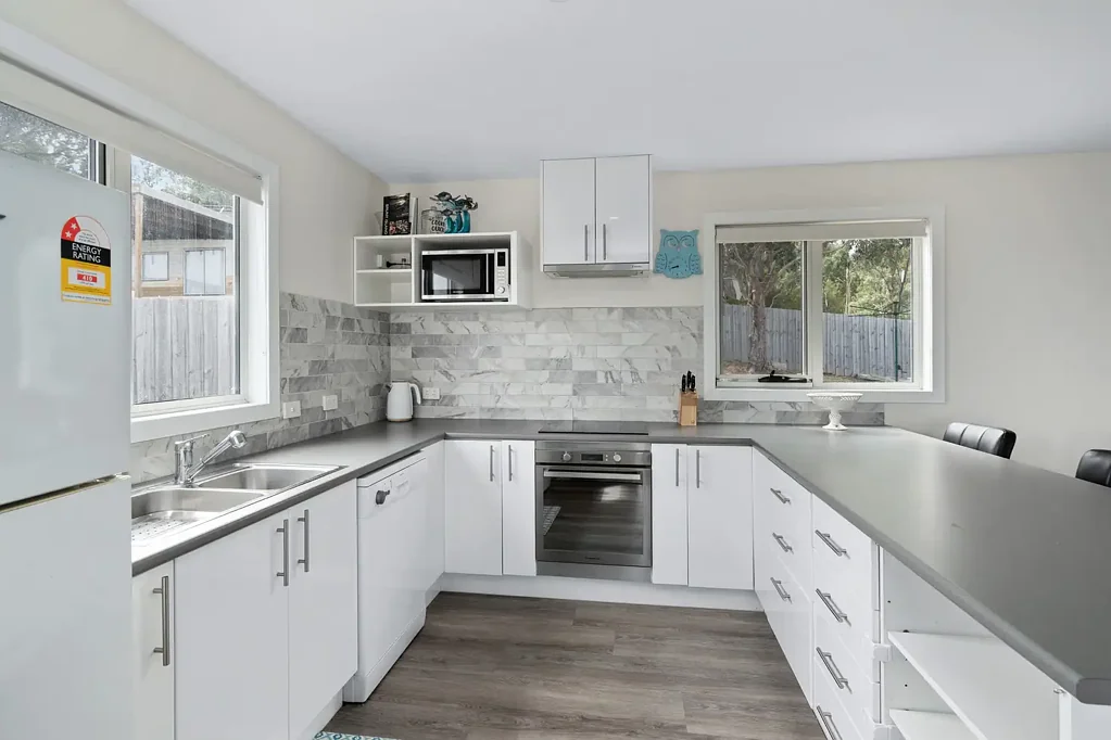 Alonnah 3chambre Modern Furnished Coastal Retreat with Stunning Water Views