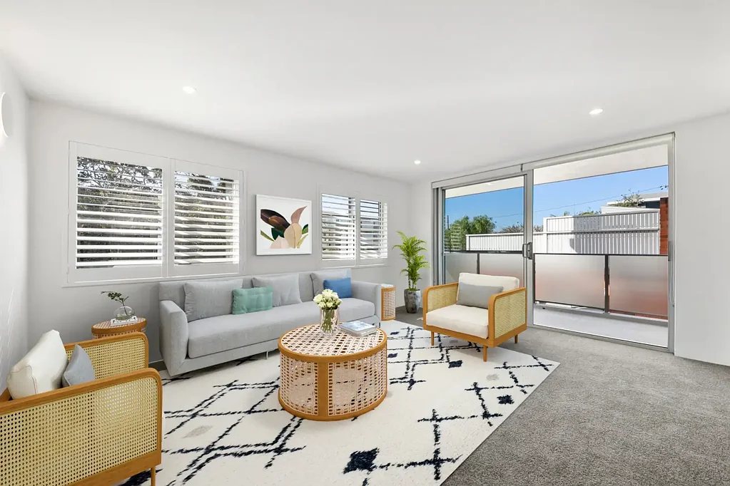 ' Sunny and Comfortable Coastal Living '