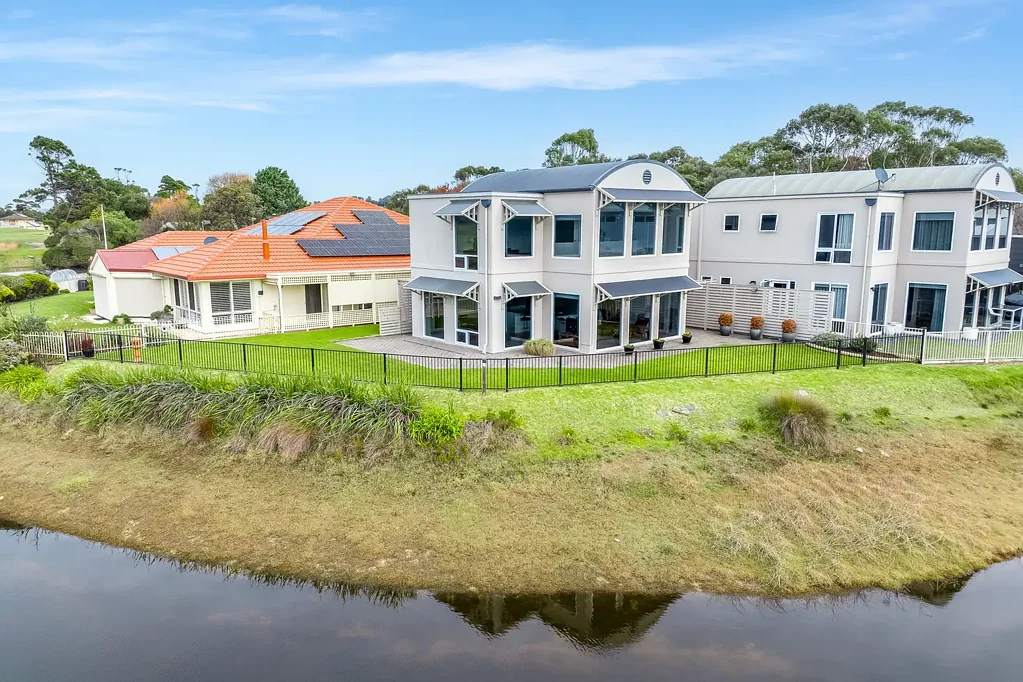 Mccracken 3房  Tranquillity meets luxury and location!