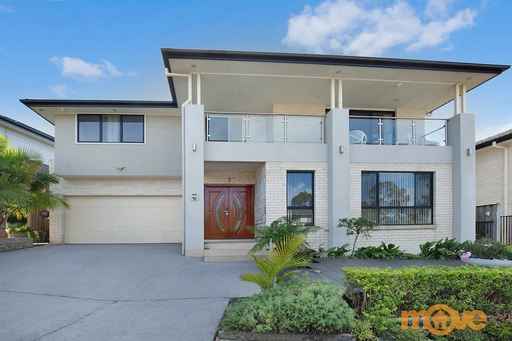 Campbelltown 5房 家庭社区优选 双层奢居空间 高端装修品质 室内外无缝融合 多代同堂设计 燃气厨房电器 全屋木地板 双车库配置 管道空调系统 户外娱乐区 分区音响系统 便捷生活设施 Modern Double-Storey Family Home in Prime Location