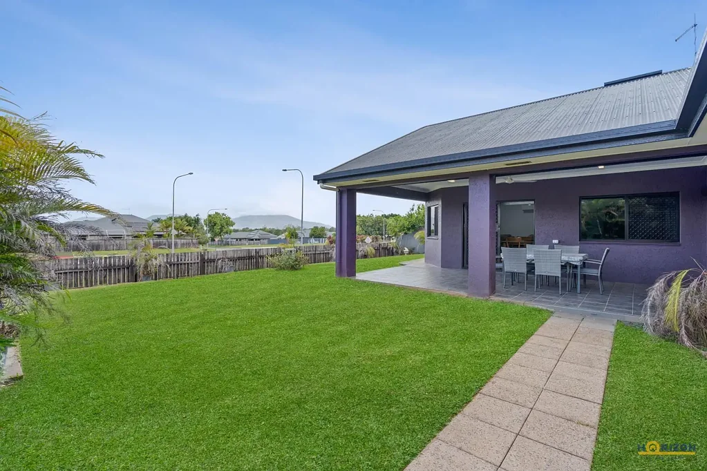 Mount Sheridan 4房  Spacious Family Home with Mountain Views in Sought-After Forest Gardens