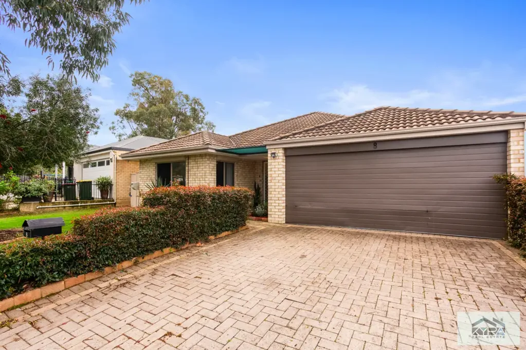 8 Chipping Crescent, Wellard, WA 6170