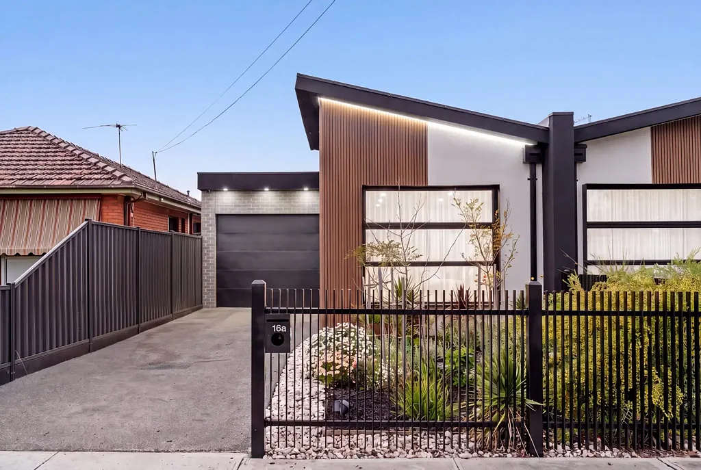 Altona North 3બેડરૂમ Low-Maintenance Living Without the Compromise