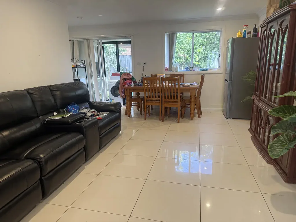 3 Bedroom House in ROSELANDs!!!