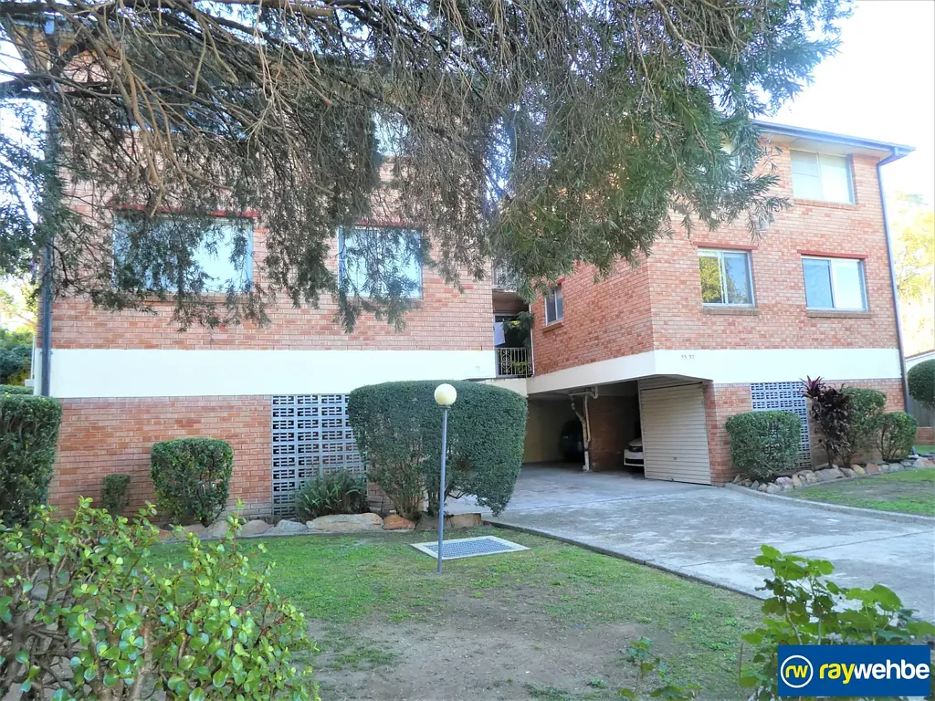 Freshly Renovated Full-Brick Two-Bedroom Apartment - Walk to Station and Shops